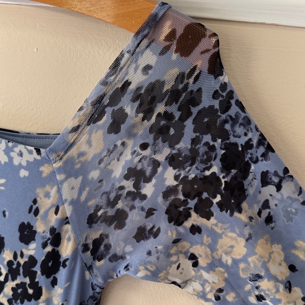 WHBM Elegant Off-The-Shoulder Bodycon Midi Dress with a sophisticated design. - Picture 6 of 15